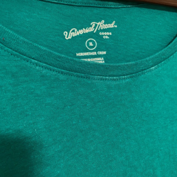 Universal Threads Emerald Green Tee - Picture 4 of 4